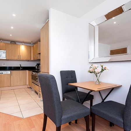 Central 2 Bed With Large Terrace London Exterior photo