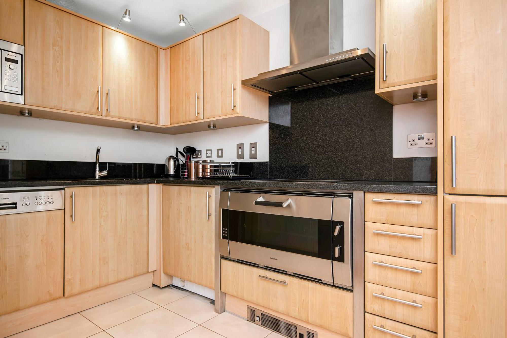 Central 2 Bed With Large Terrace London Exterior photo