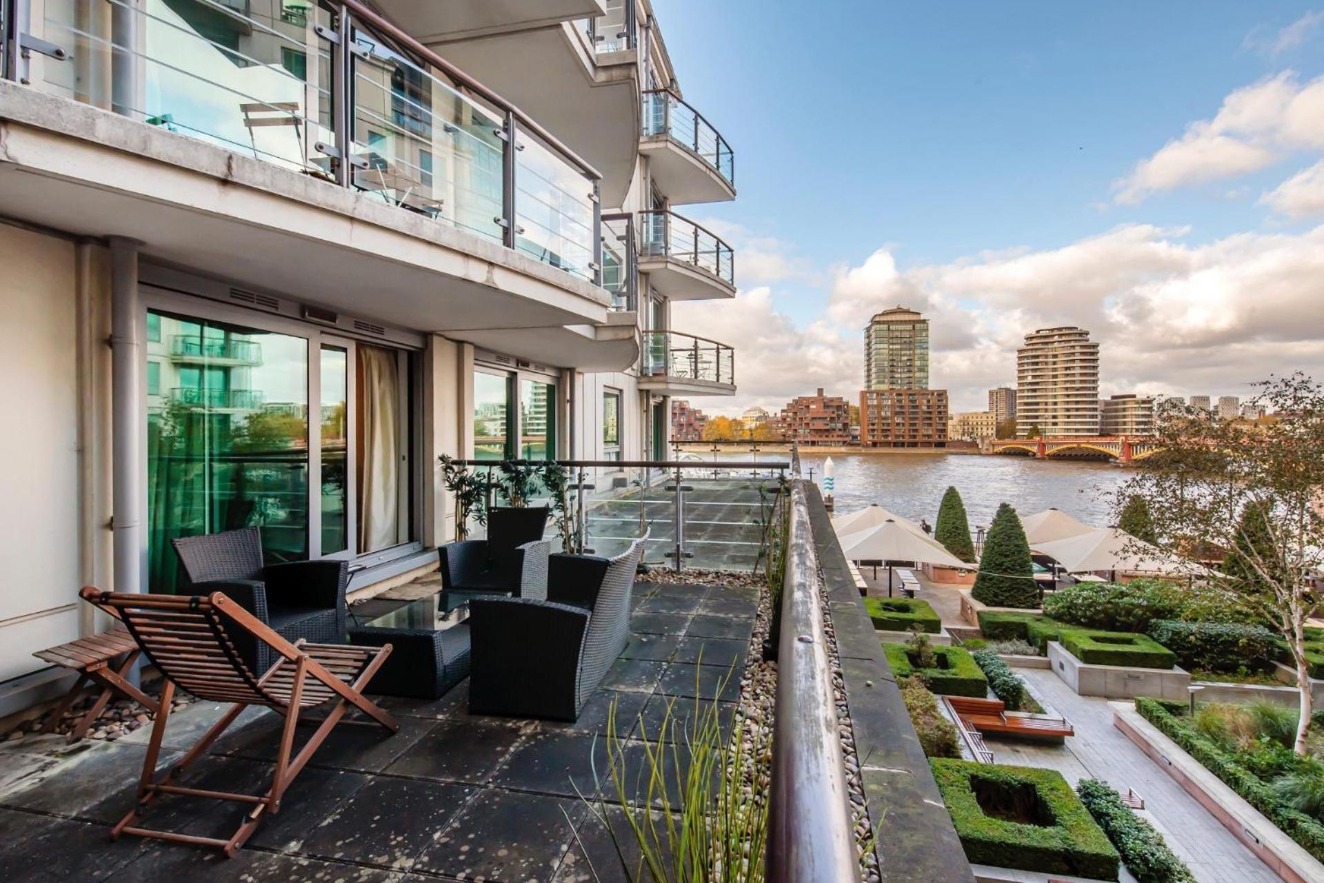 Central 2 Bed With Large Terrace London Exterior photo