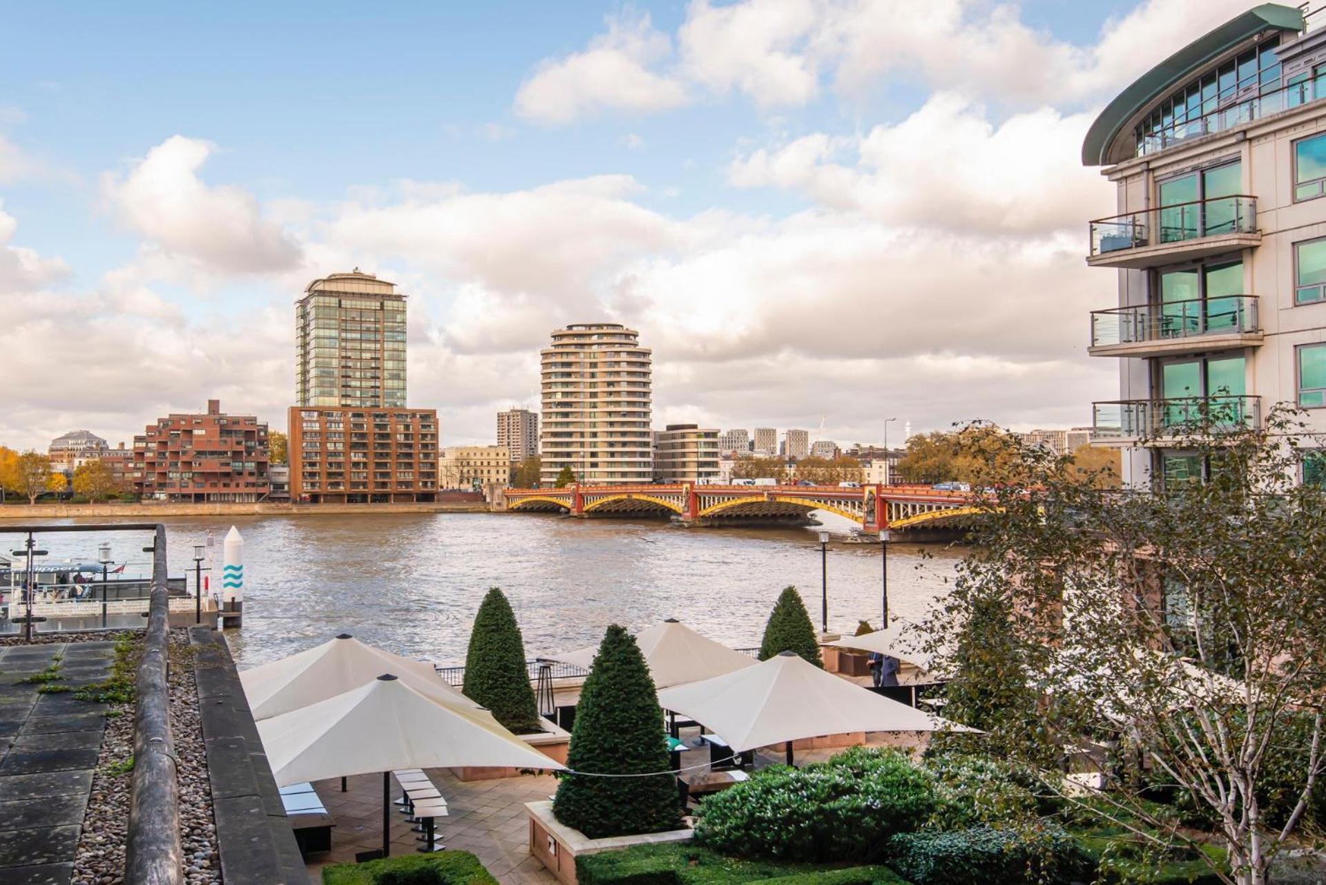 Central 2 Bed With Large Terrace London Exterior photo